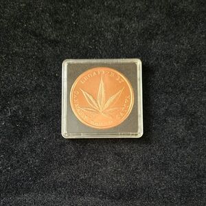 Cannabis Leaf Copper Novelty Coin Round Collectible